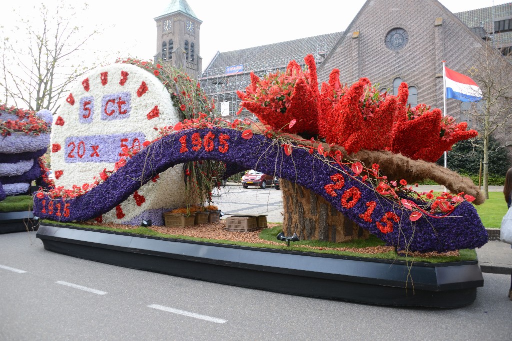 ../Images/Bloemencorso 2015 063.jpg